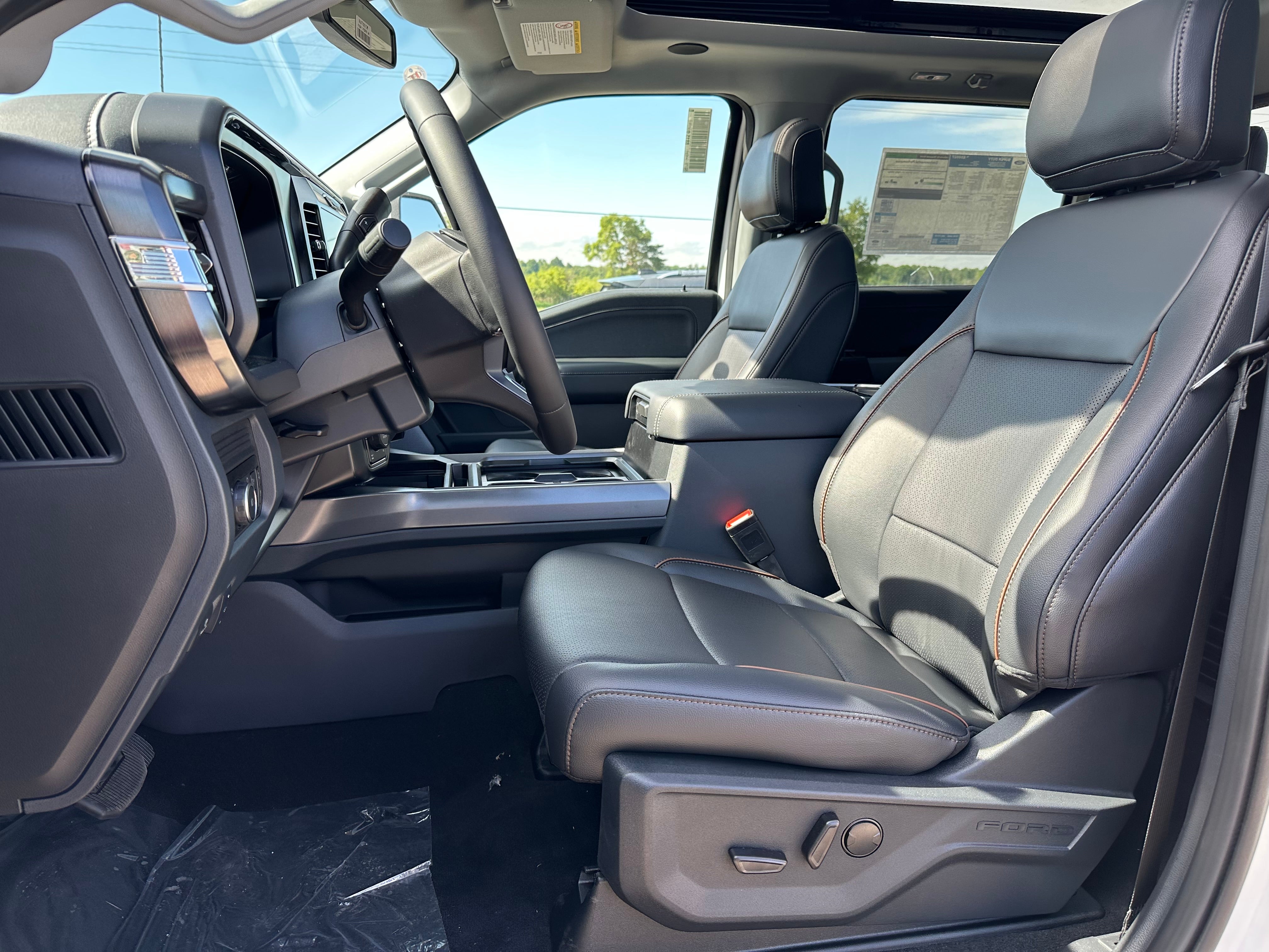 2026 Ford Super Duty F-350® Lariat®
