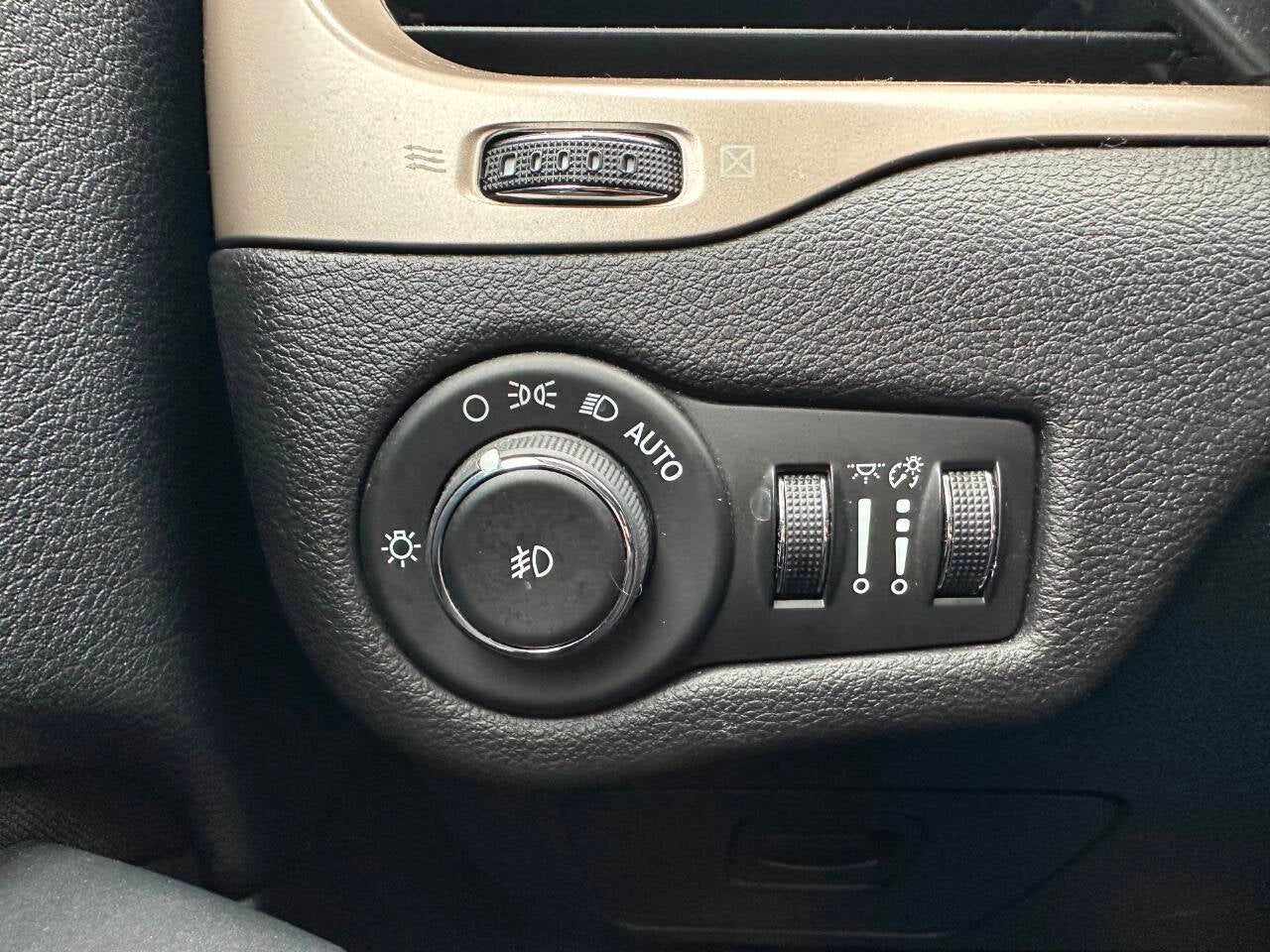 2016 Jeep Cherokee Latitude 4x4 4dr SUV