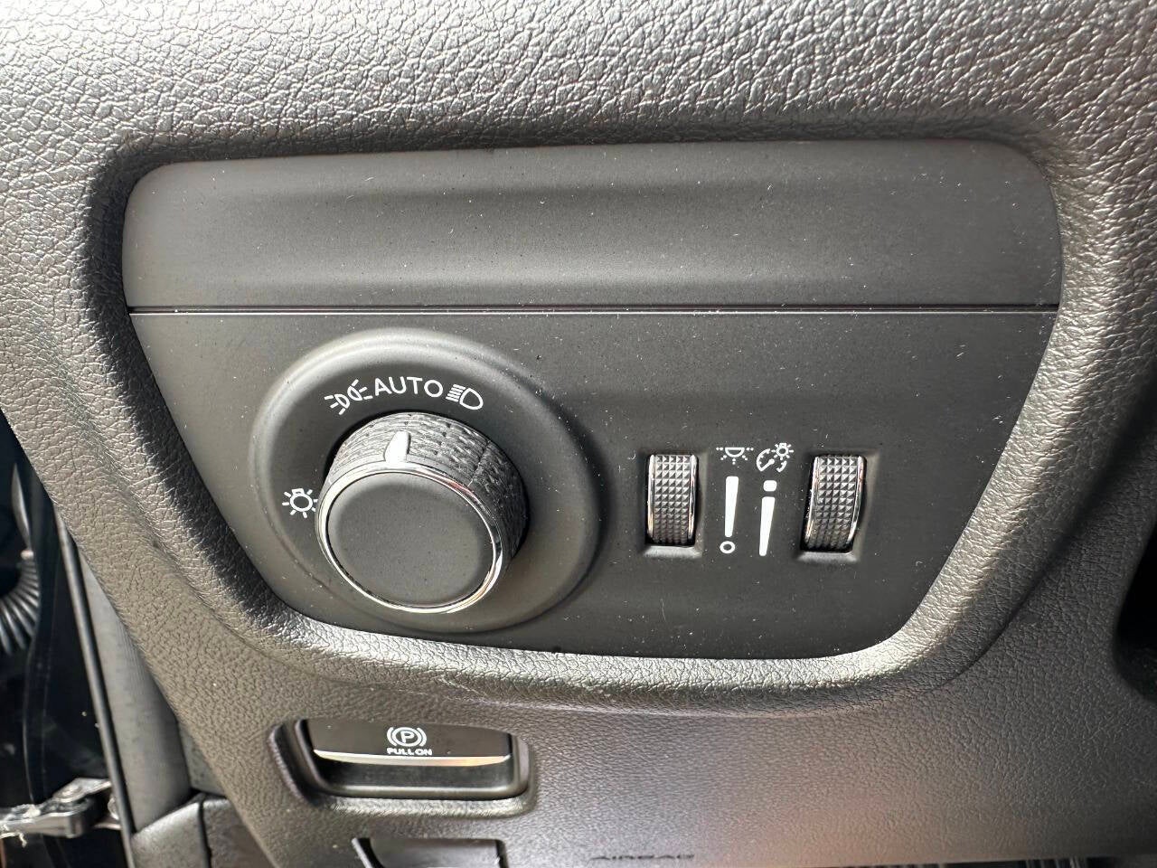 2023 Jeep Grand Cherokee Altitude 4x4 4dr SUV