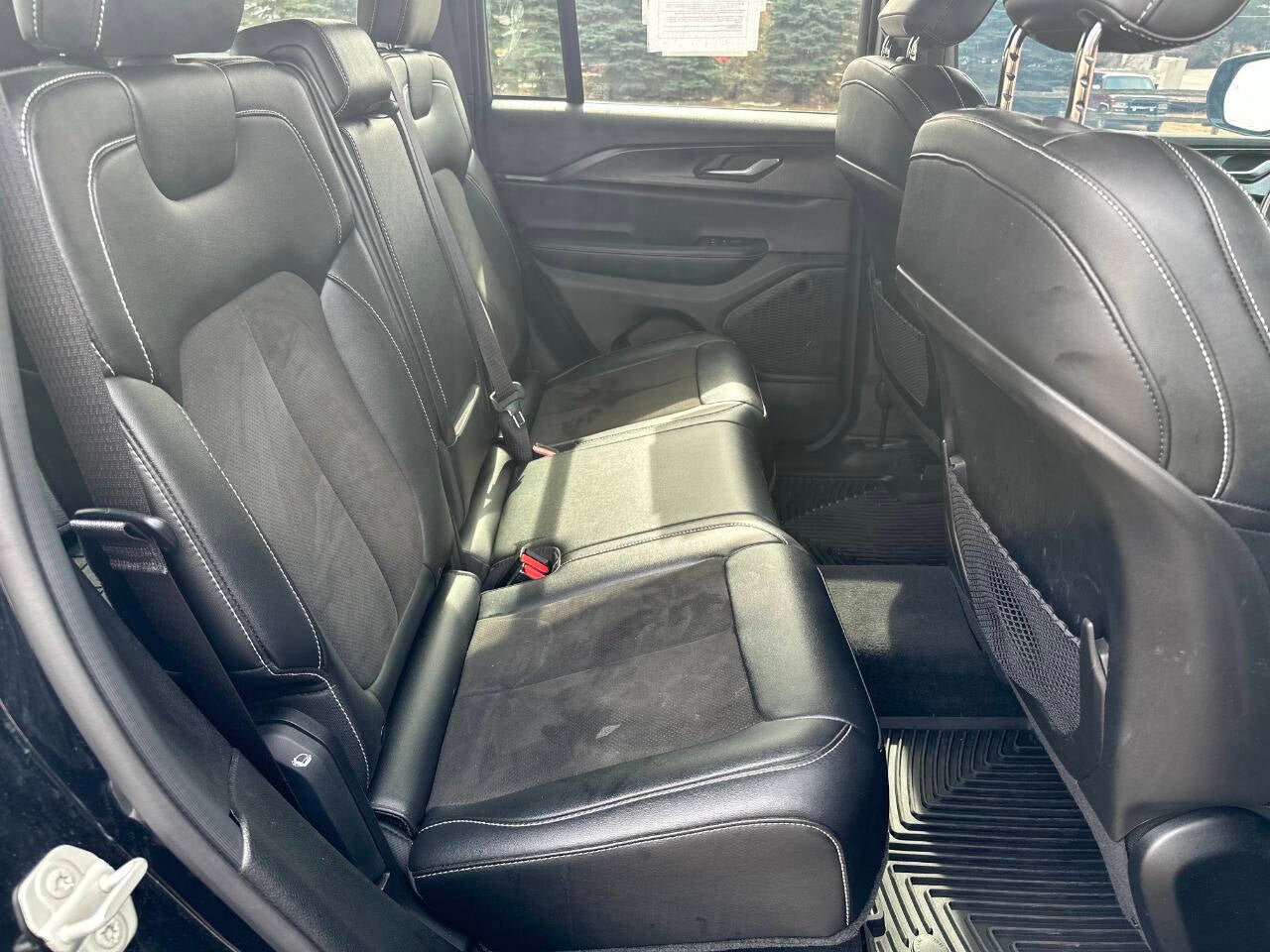 2023 Jeep Grand Cherokee Altitude 4x4 4dr SUV