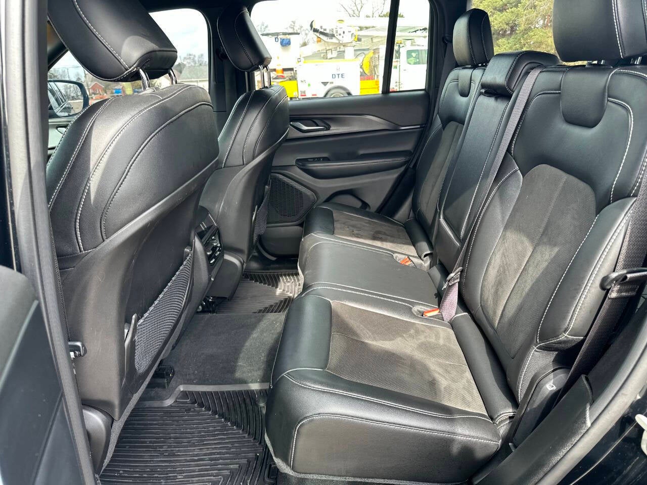 2023 Jeep Grand Cherokee Altitude 4x4 4dr SUV