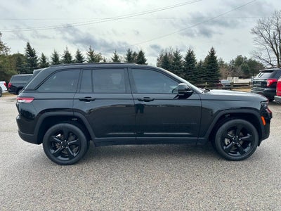 2023 Jeep Grand Cherokee Altitude 4x4 4dr SUV