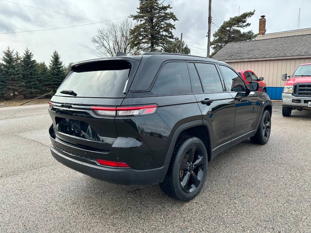 2023 Jeep Grand Cherokee Altitude 4x4 4dr SUV