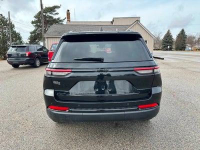 2023 Jeep Grand Cherokee Altitude 4x4 4dr SUV
