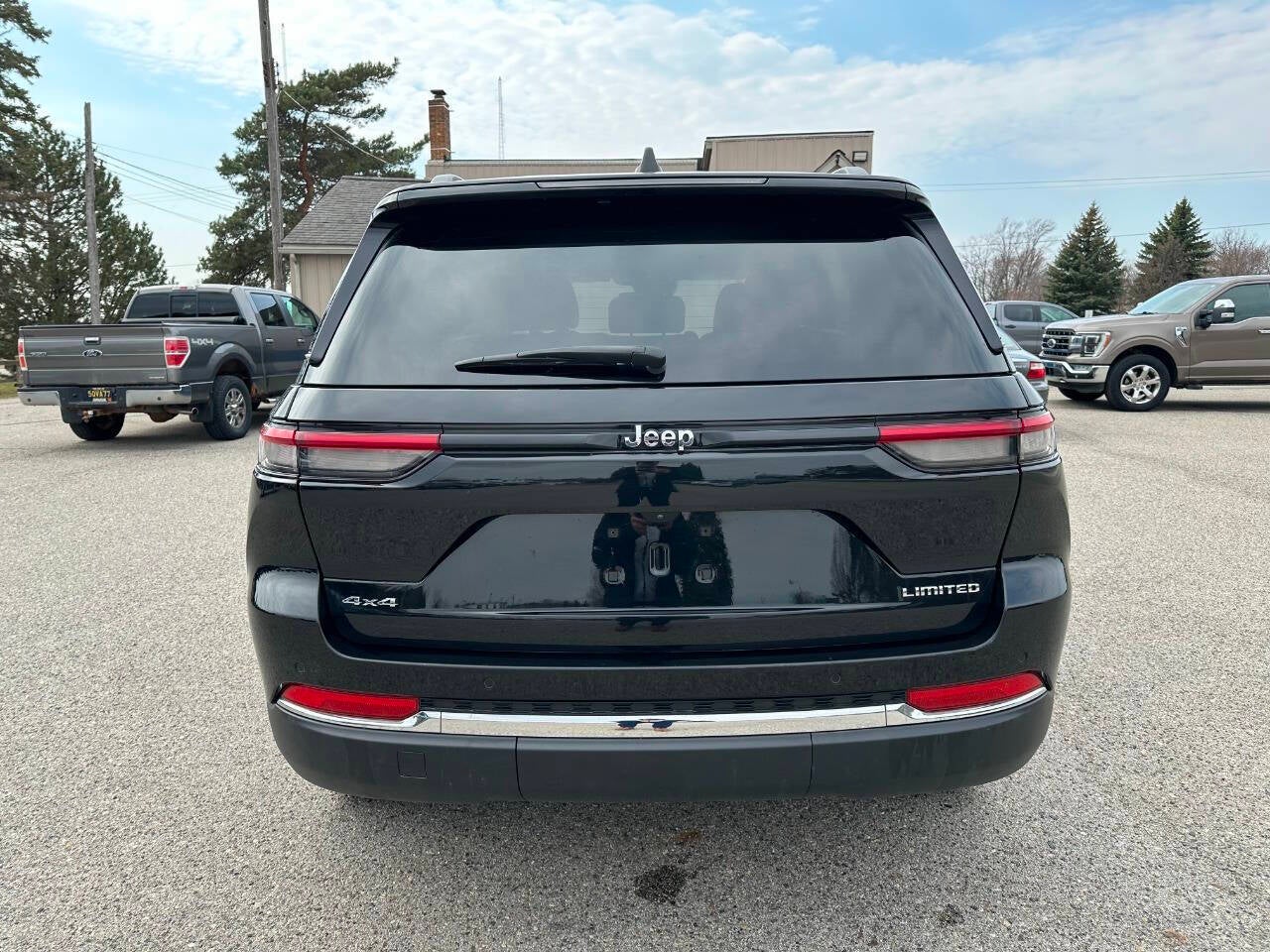 2023 Jeep Grand Cherokee Limited 4x4 4dr SUV