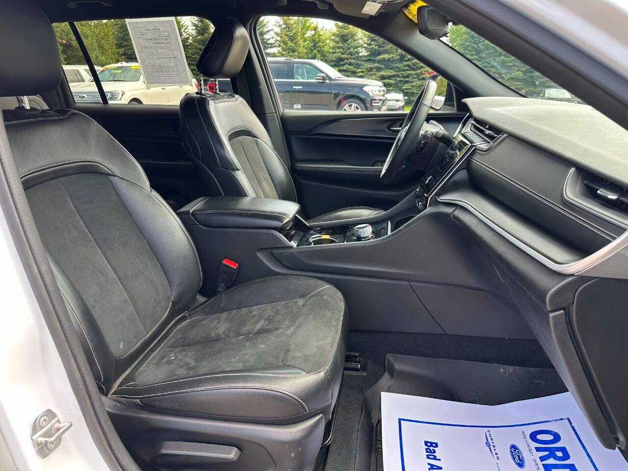 2023 Jeep Grand Cherokee L Altitude 4x4 4dr SUV