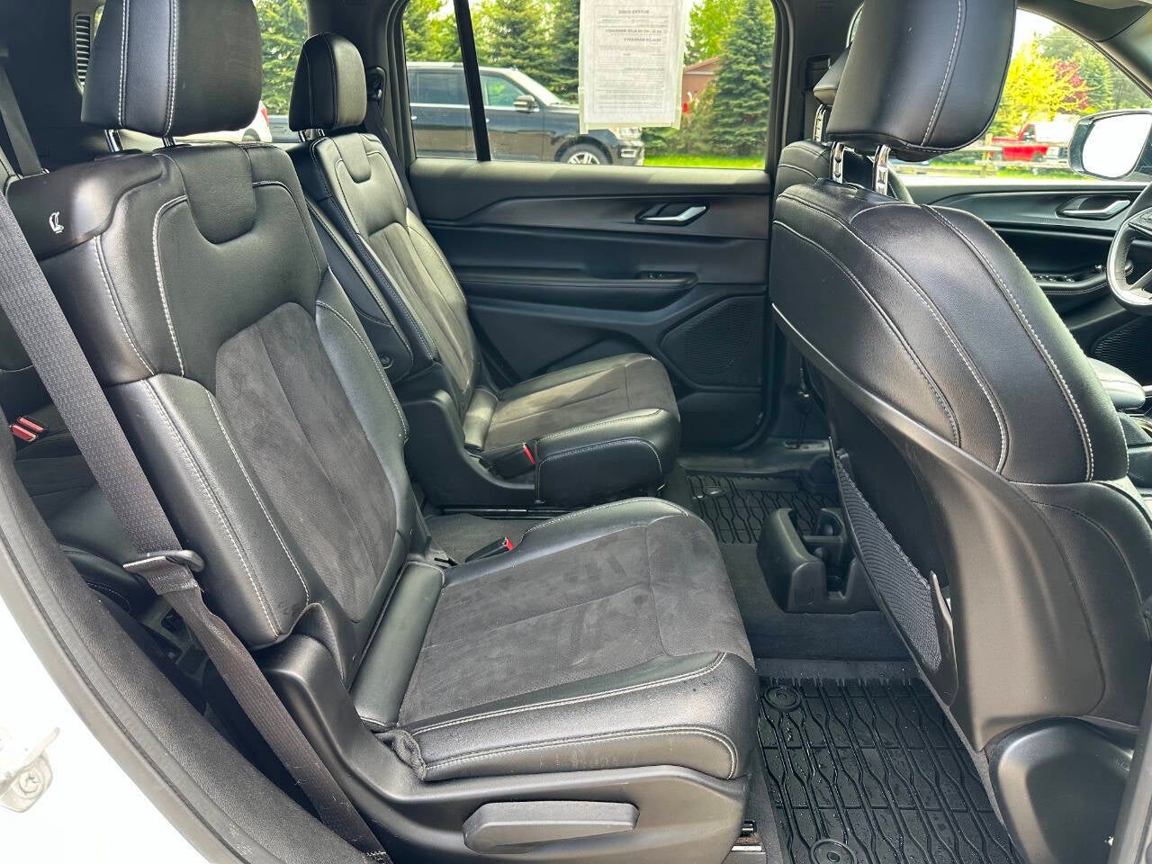 2023 Jeep Grand Cherokee L Altitude 4x4 4dr SUV