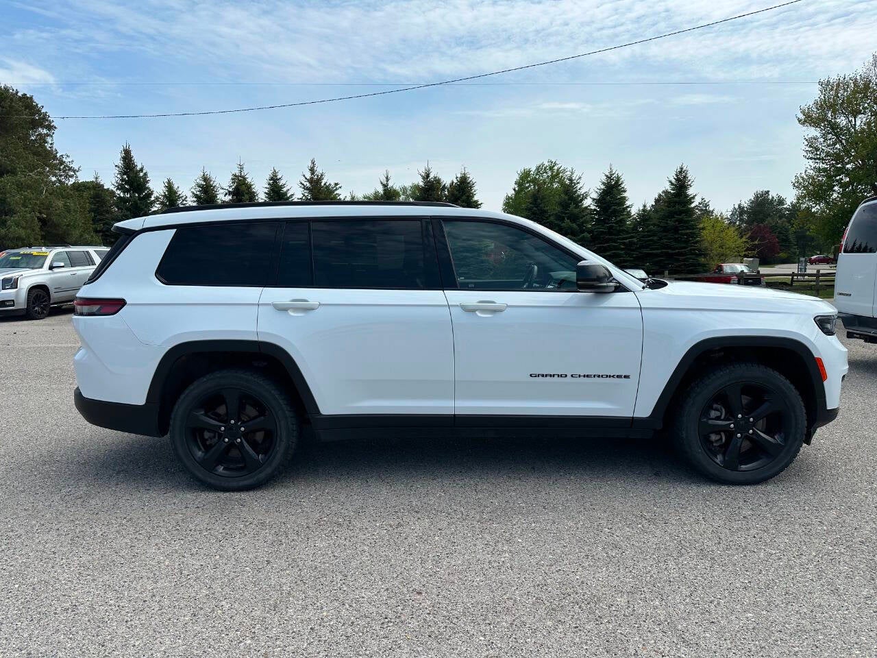 2023 Jeep Grand Cherokee L Altitude 4x4 4dr SUV