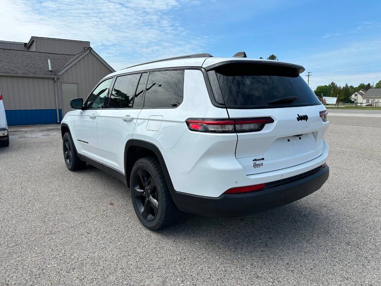 2023 Jeep Grand Cherokee L Altitude 4x4 4dr SUV