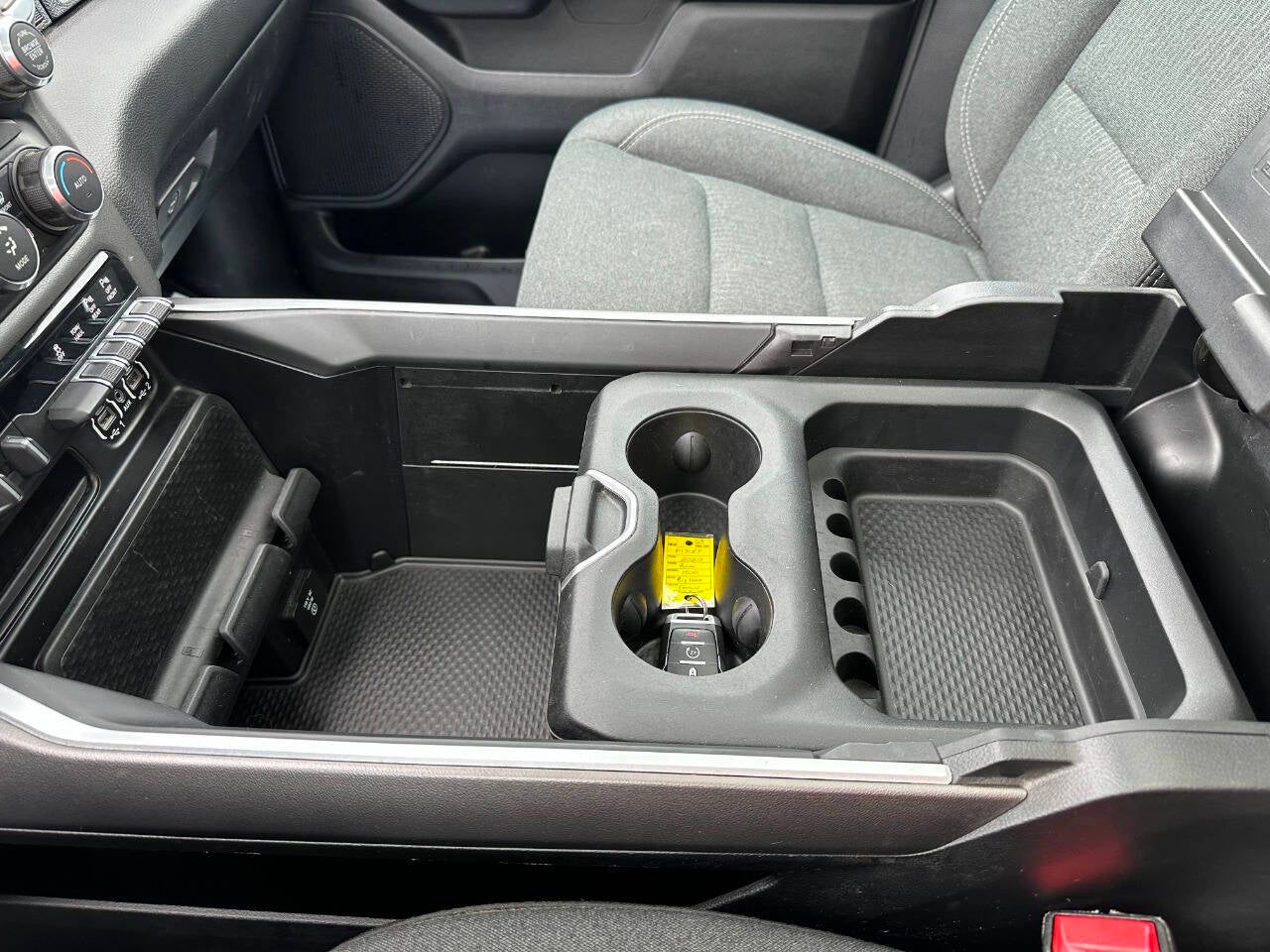 2020 RAM 1500 Big Horn 4x4 4dr Crew Cab 6.4 ft. SB Pickup