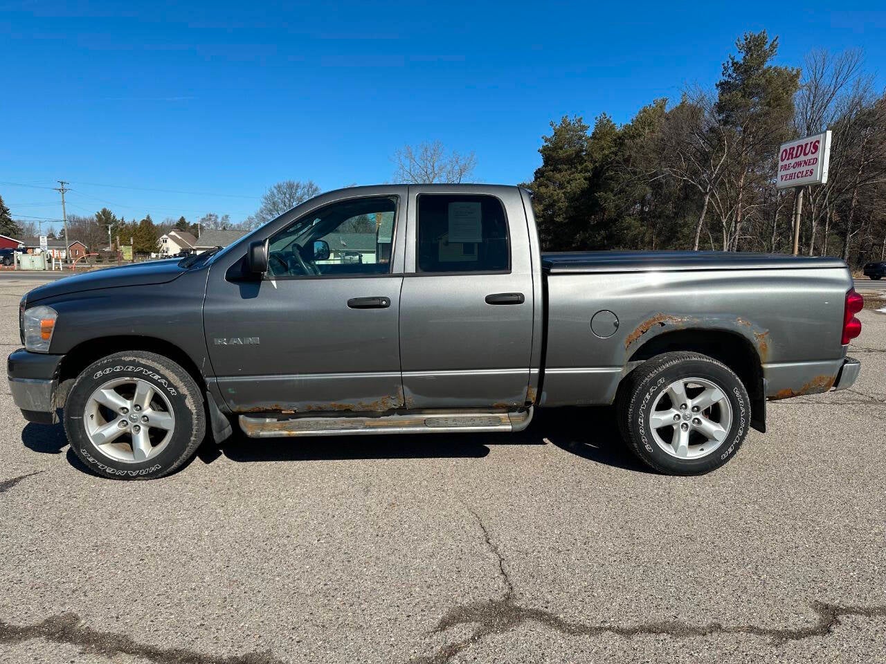 2008 Dodge Ram 1500 SLT 4dr Quad Cab 4WD SB