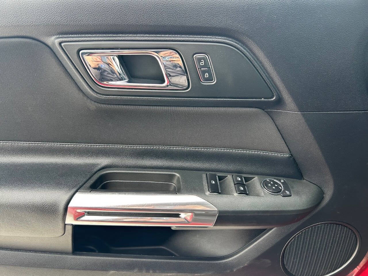 2016 Ford Mustang V6 2dr Convertible