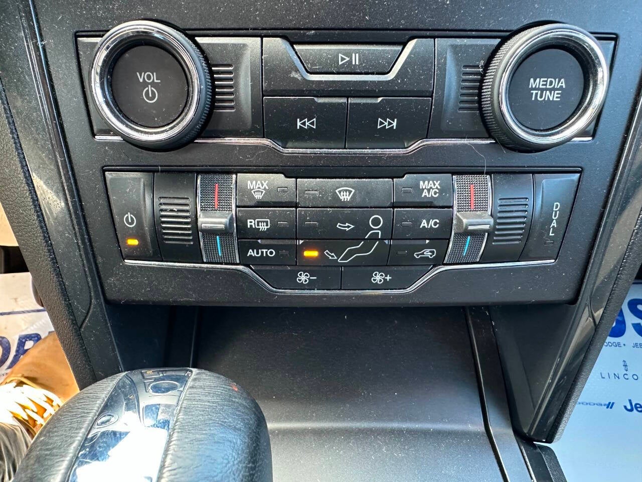 2019 Ford Explorer XLT AWD 4dr SUV