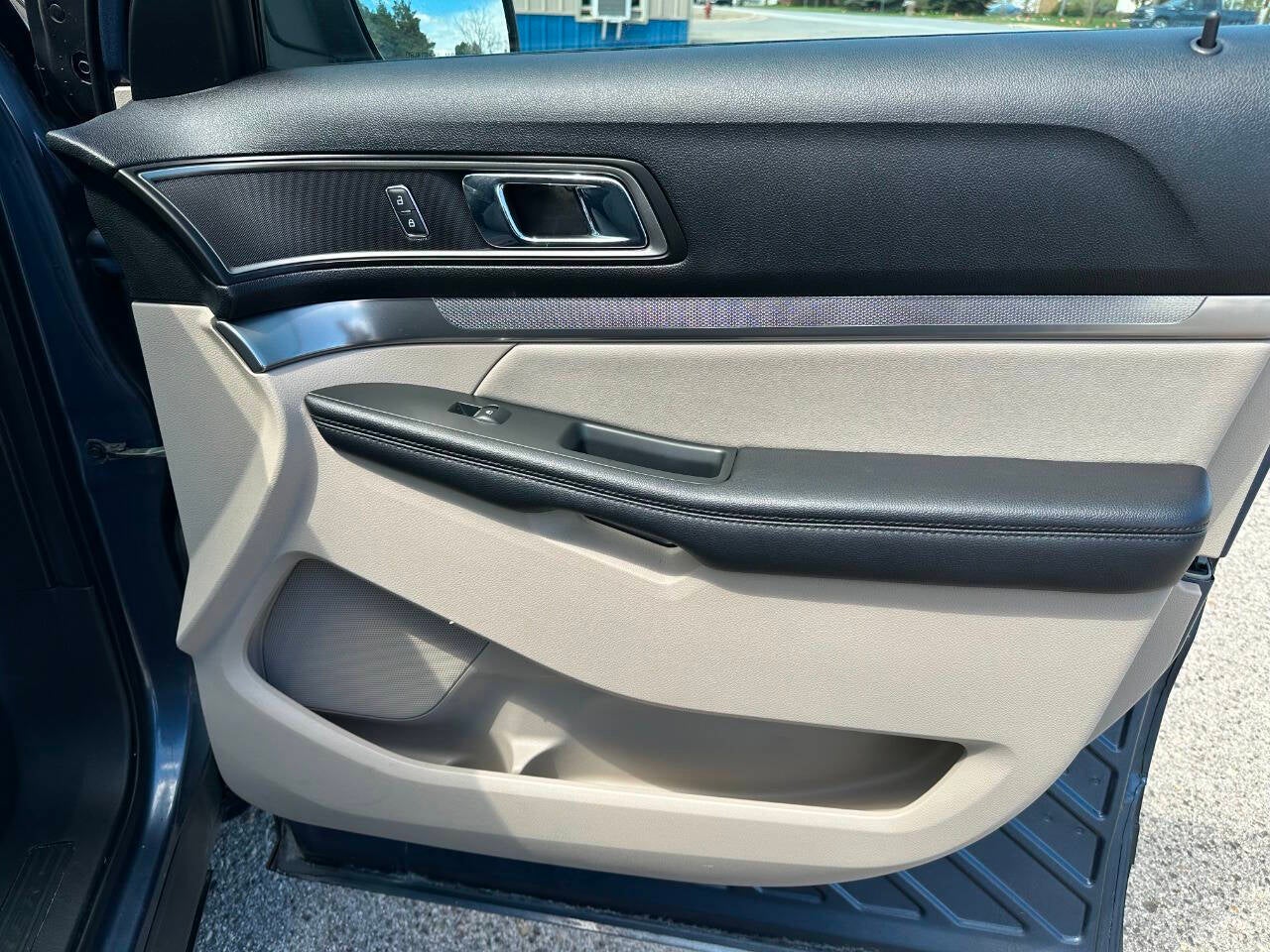 2019 Ford Explorer XLT AWD 4dr SUV