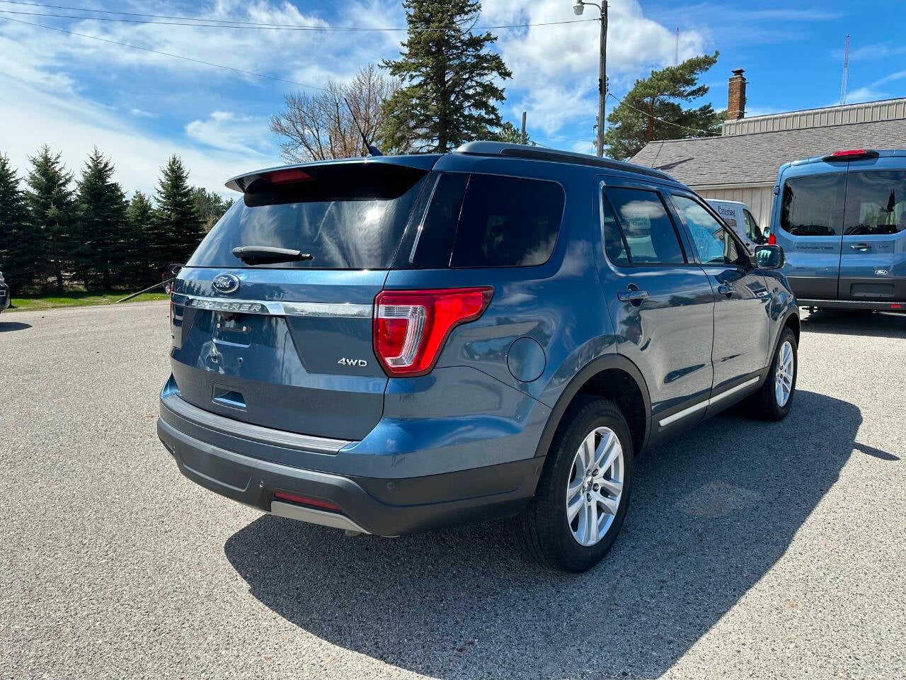 2019 Ford Explorer XLT AWD 4dr SUV