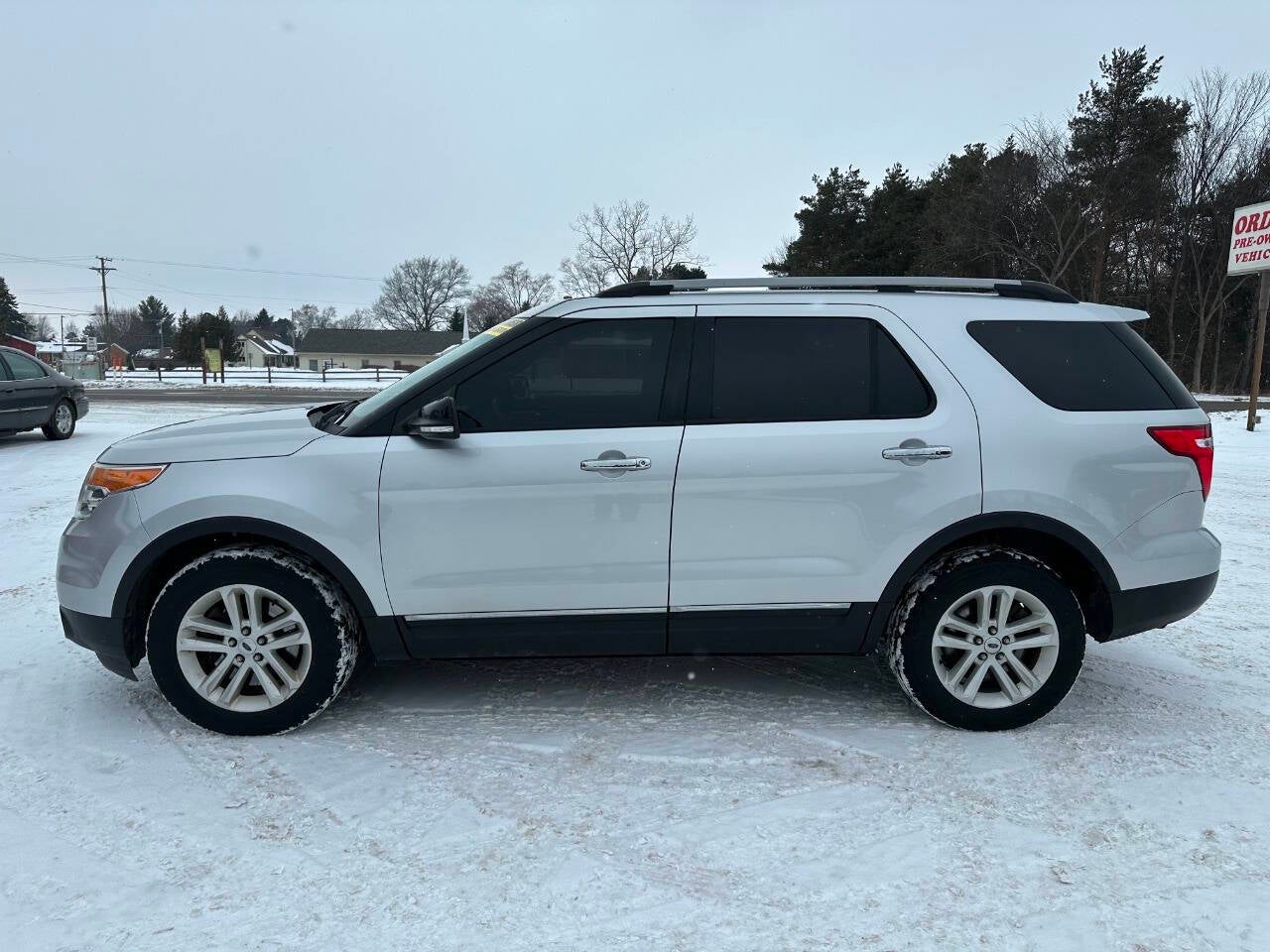 2014 Ford Explorer XLT AWD 4dr SUV
