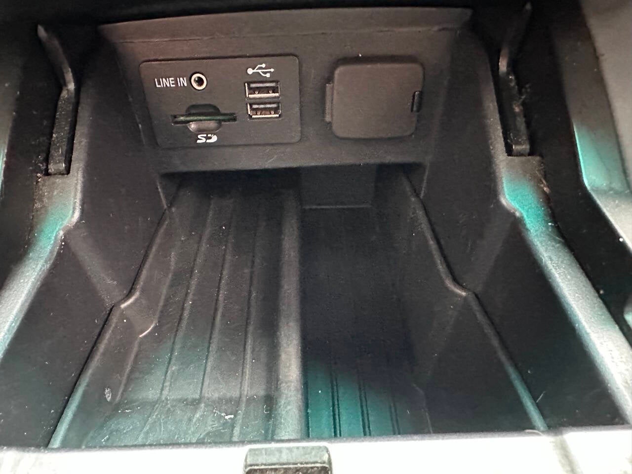 2014 Ford Explorer XLT AWD 4dr SUV