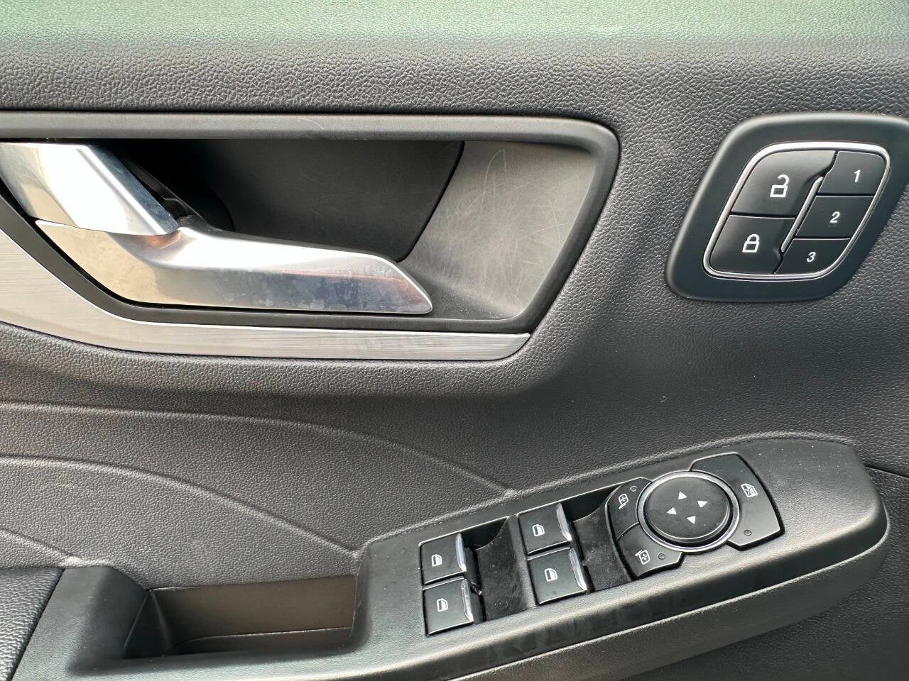 2025 Ford Escape Platinum AWD 4dr SUV