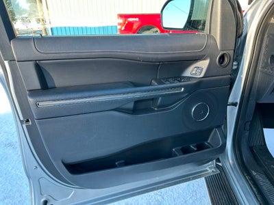 2023 Ford Expedition MAX XLT 4x4 4dr SUV