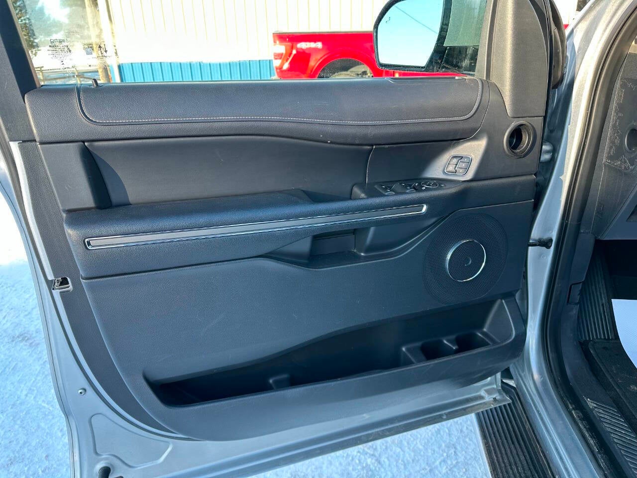 2023 Ford Expedition MAX XLT 4x4 4dr SUV