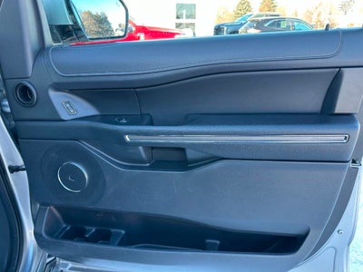 2023 Ford Expedition MAX XLT 4x4 4dr SUV