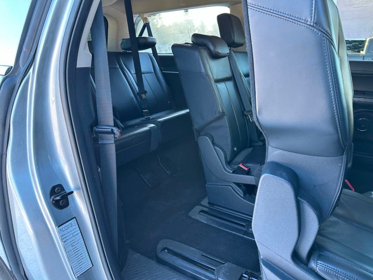 2023 Ford Expedition MAX XLT 4x4 4dr SUV