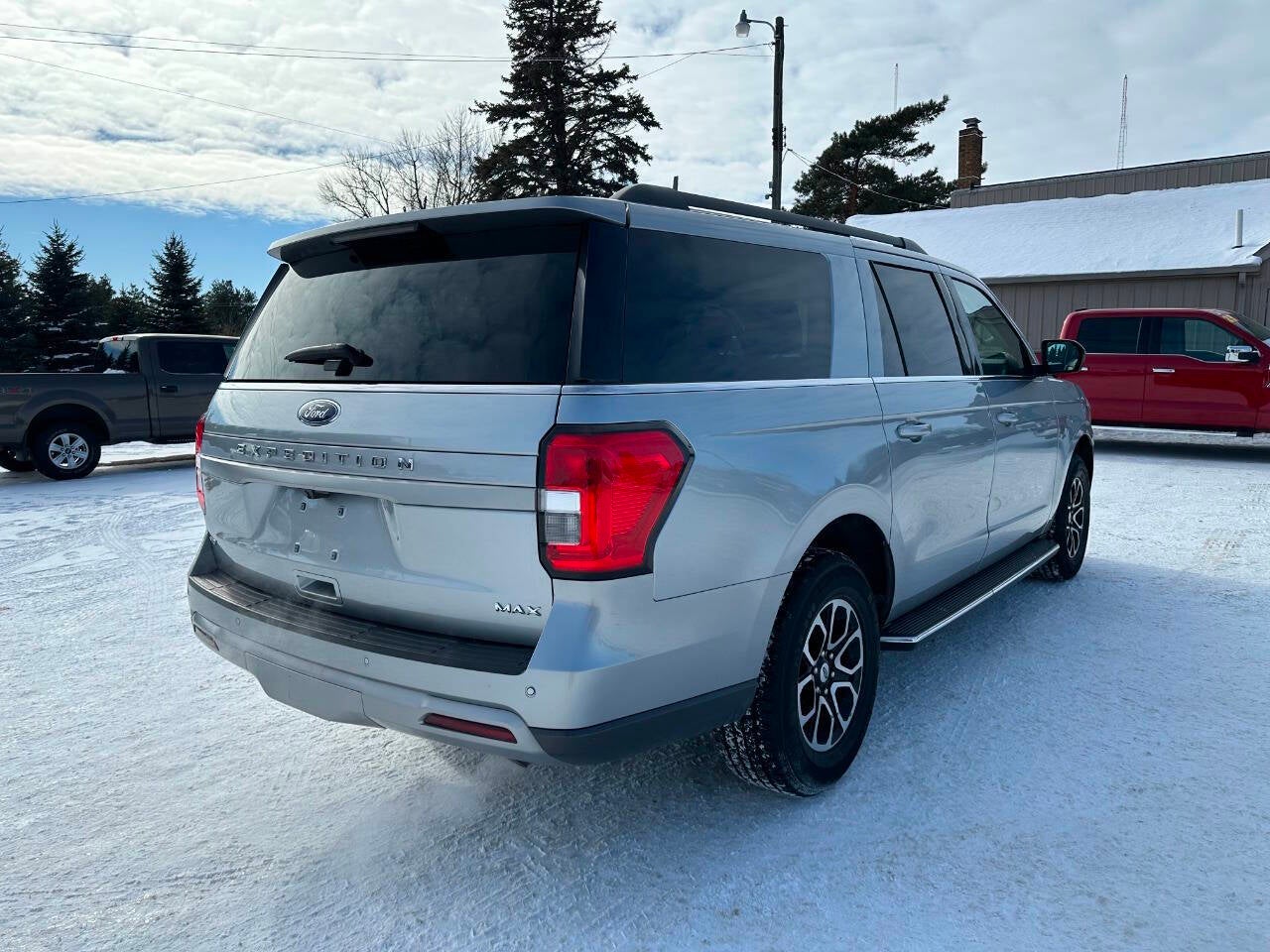 2023 Ford Expedition MAX XLT 4x4 4dr SUV