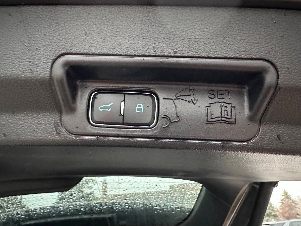 2021 Ford Explorer XLT AWD 4dr SUV