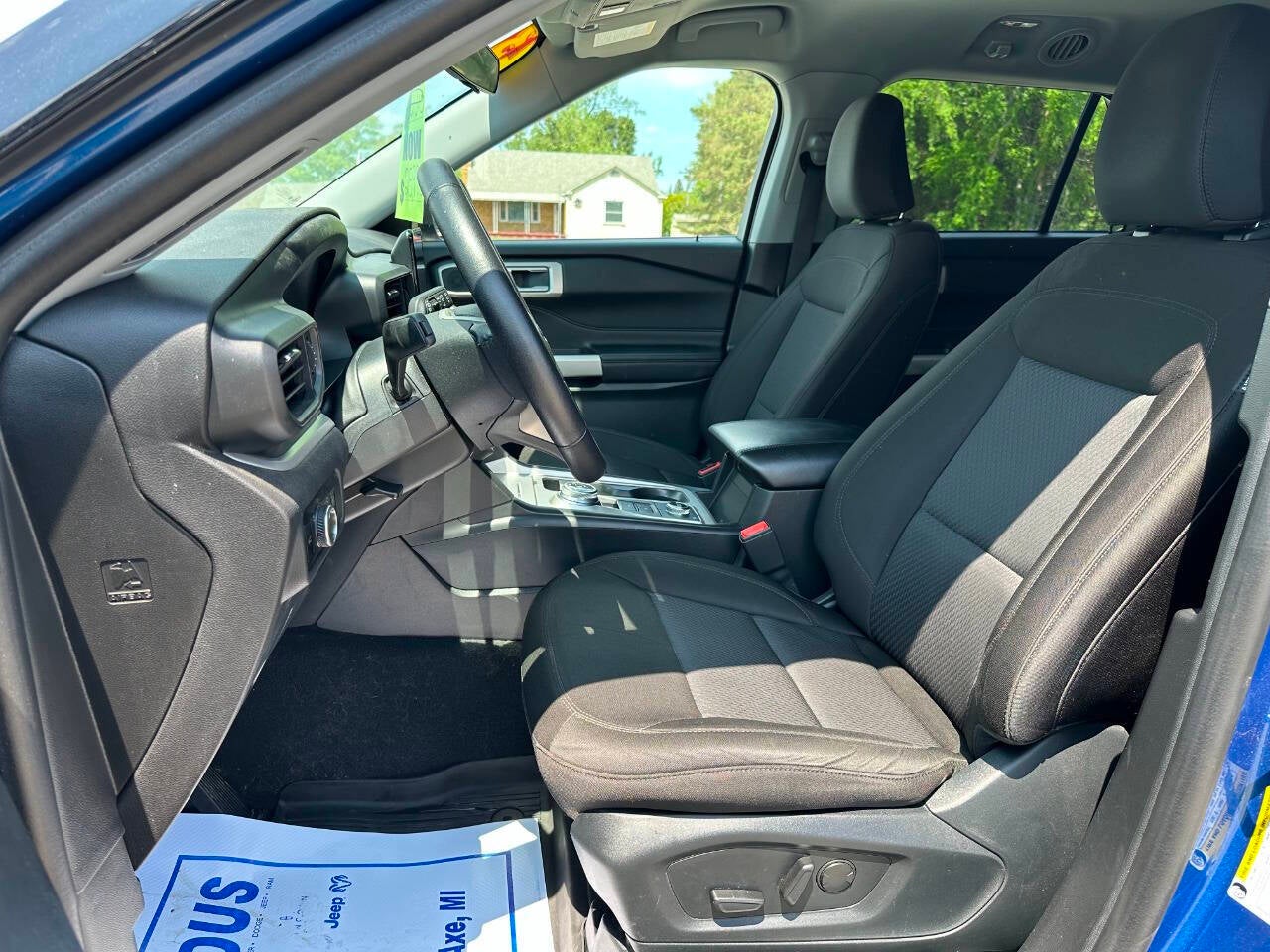 2023 Ford Explorer XLT AWD 4dr SUV