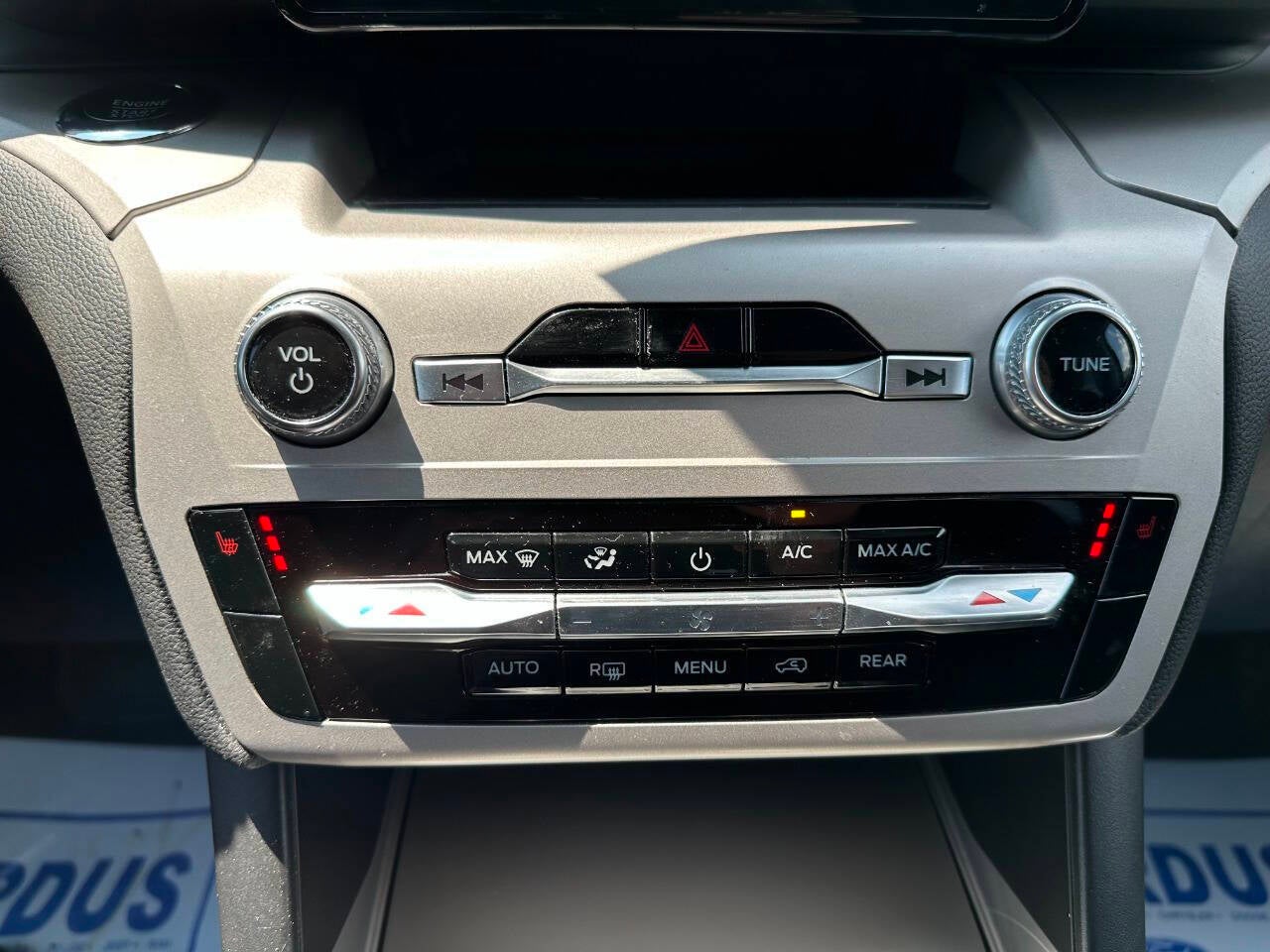 2023 Ford Explorer XLT AWD 4dr SUV