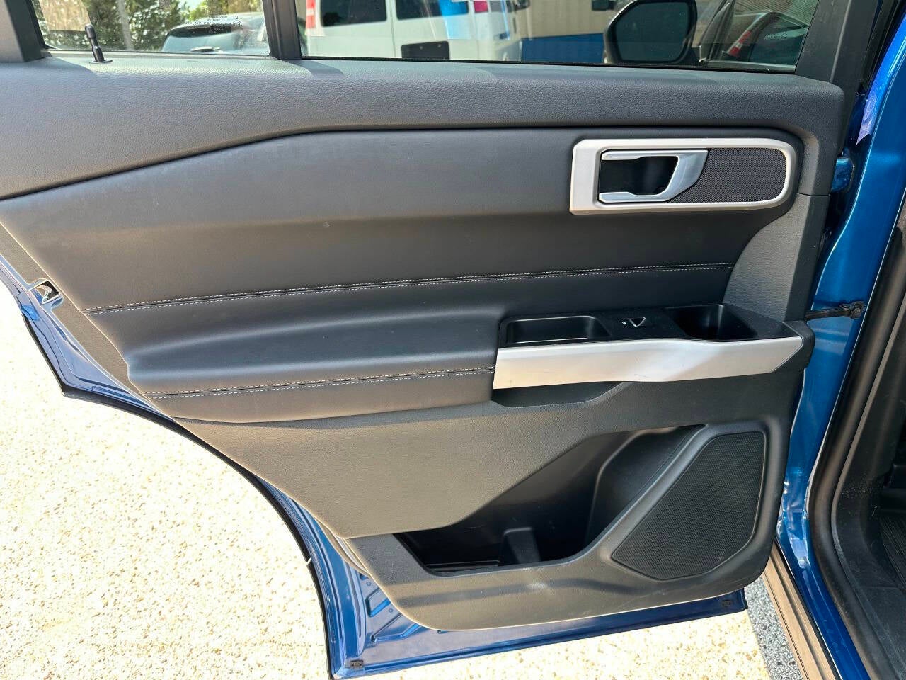2023 Ford Explorer XLT AWD 4dr SUV