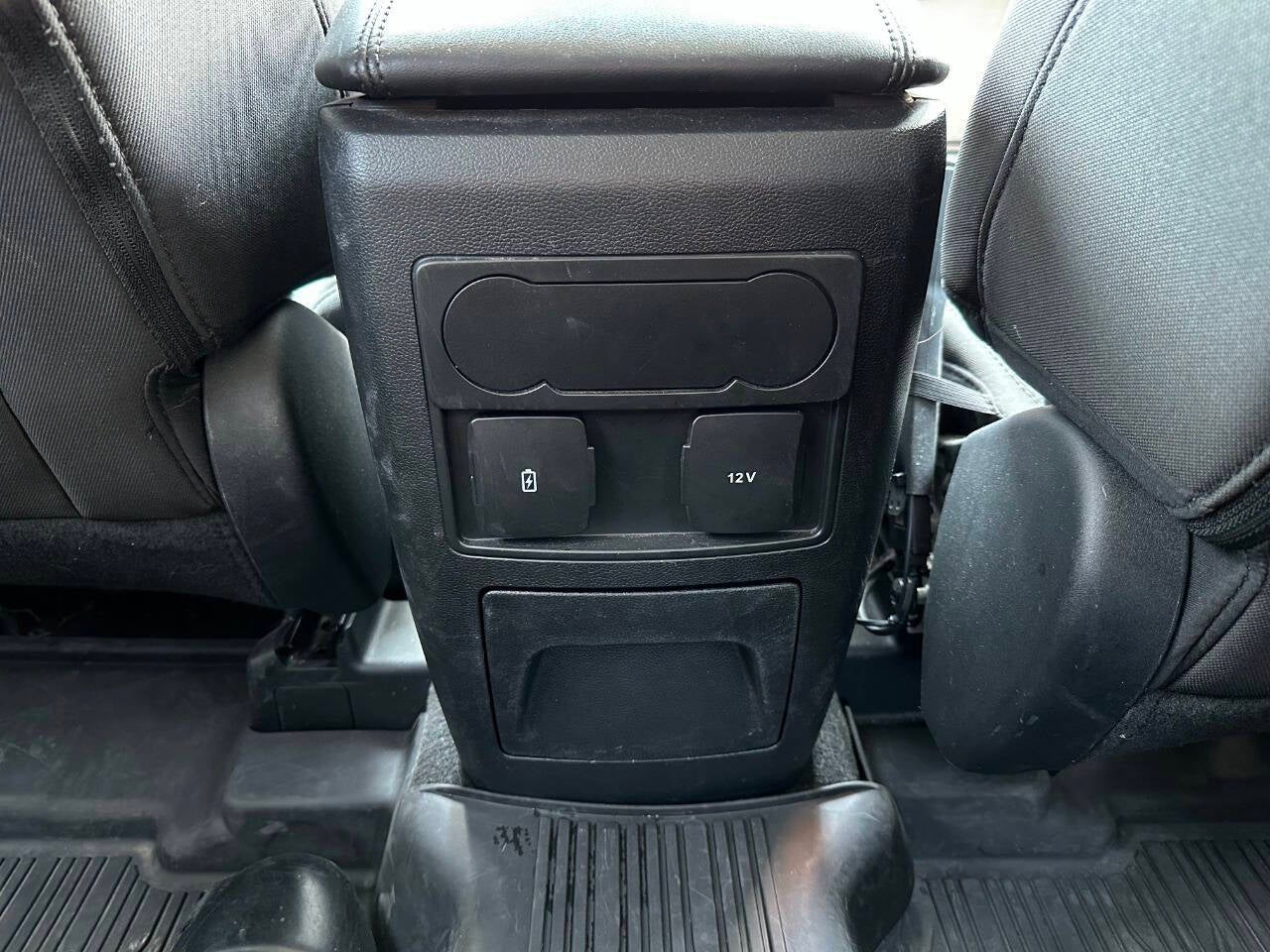 2023 Ford Explorer XLT AWD 4dr SUV