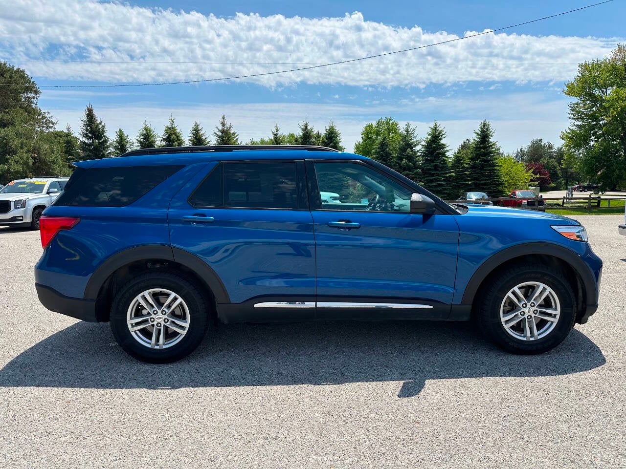 2023 Ford Explorer XLT AWD 4dr SUV