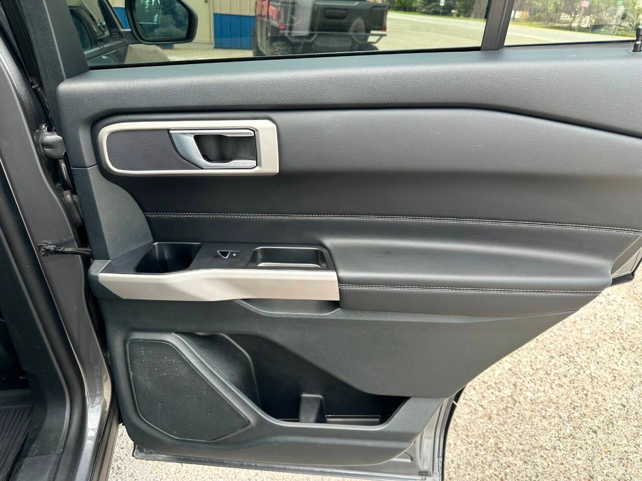 2024 Ford Explorer XLT AWD 4dr SUV