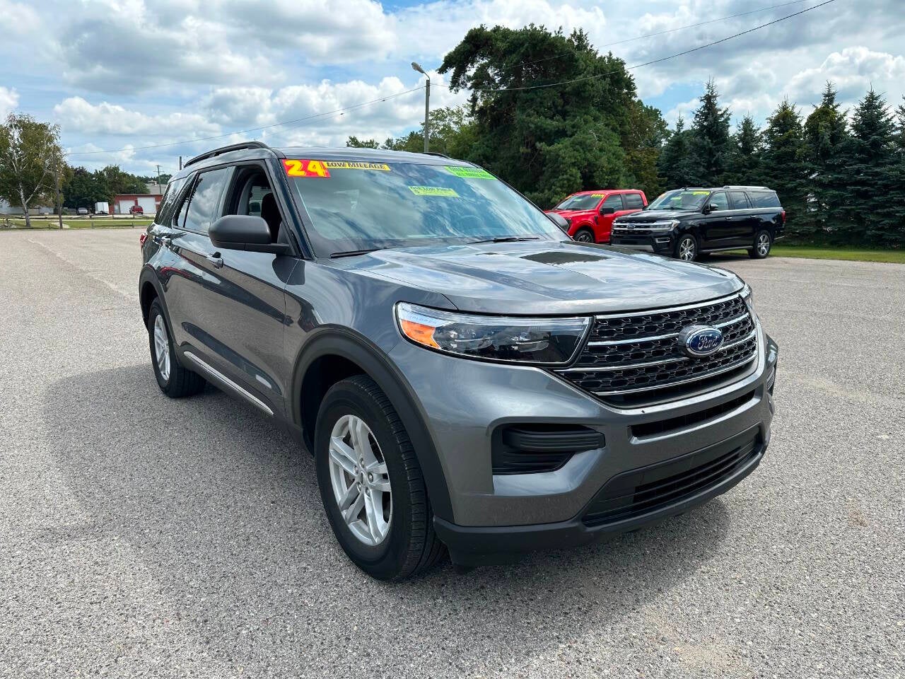 2024 Ford Explorer XLT AWD 4dr SUV