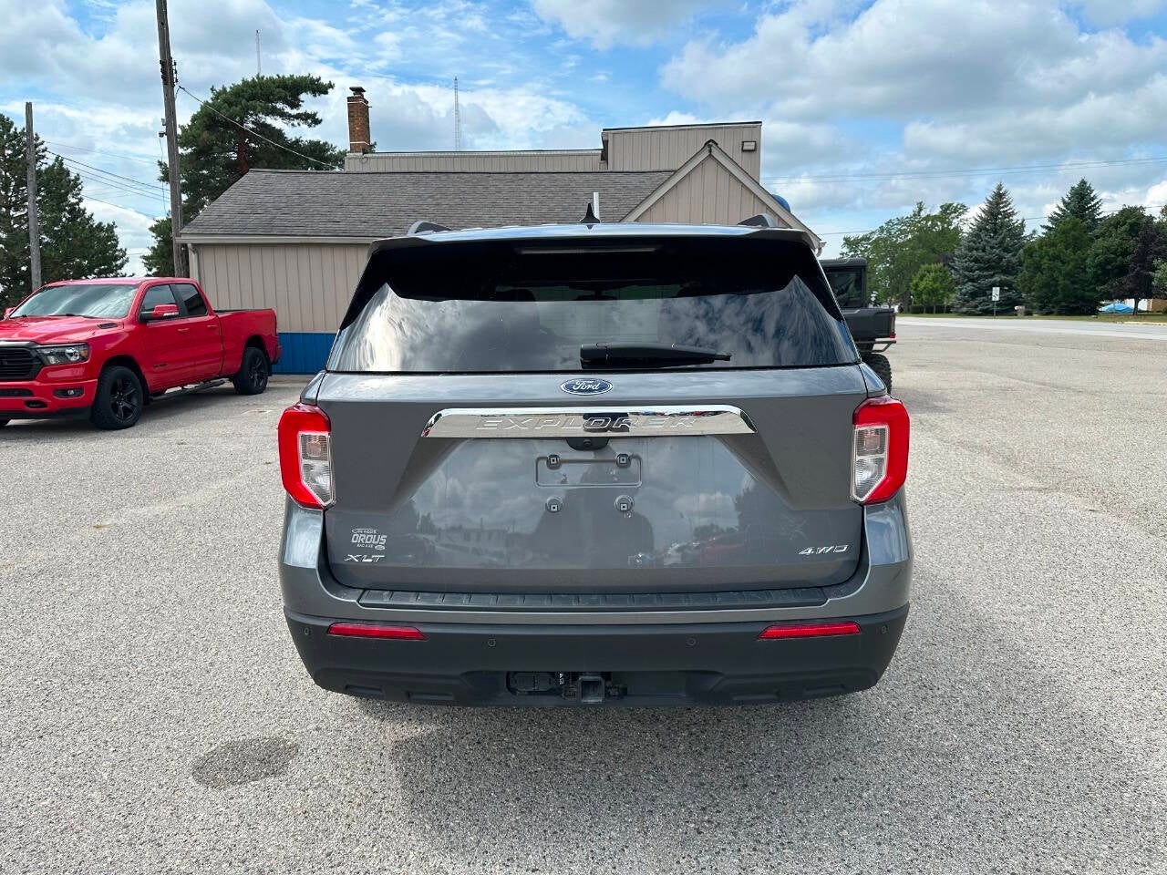 2024 Ford Explorer XLT AWD 4dr SUV