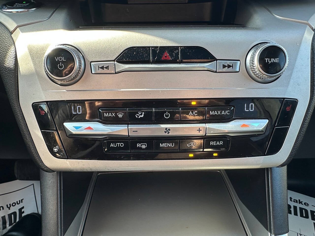 2020 Ford Explorer XLT AWD 4dr SUV