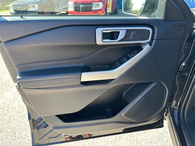 2022 Ford Explorer XLT AWD 4dr SUV