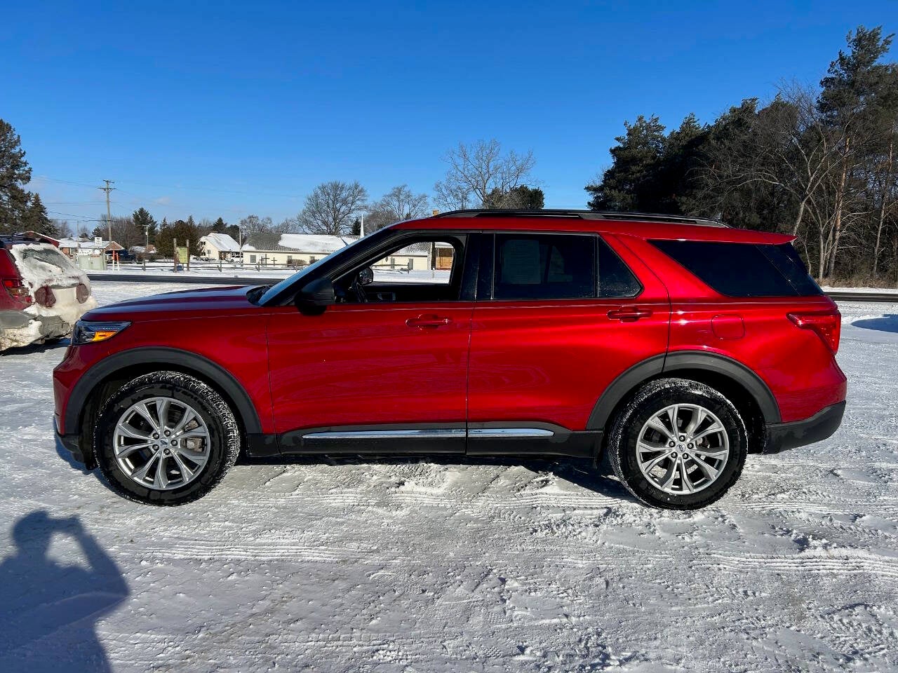 2020 Ford Explorer XLT AWD 4dr SUV