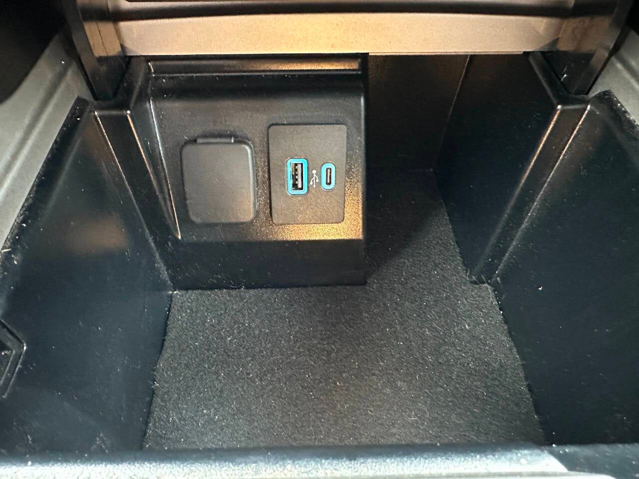 2021 Ford Explorer XLT AWD 4dr SUV