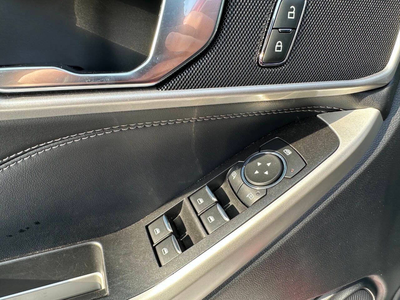 2022 Ford Explorer XLT AWD 4dr SUV