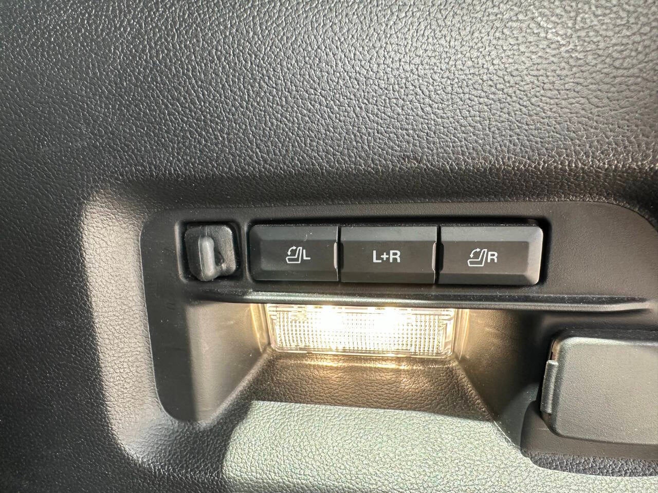2023 Ford Explorer Limited AWD 4dr SUV