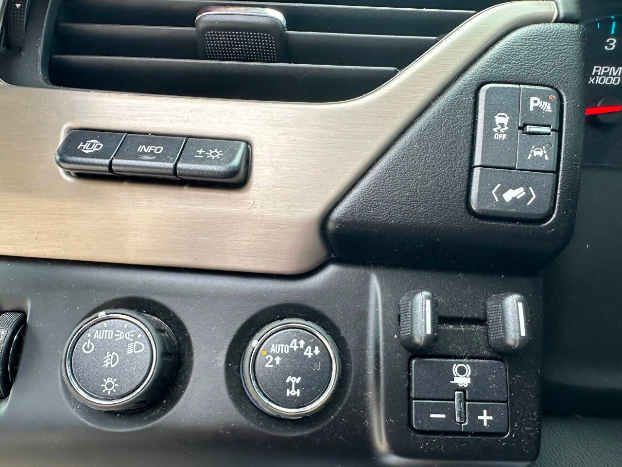 2017 GMC Yukon XL Denali 4x4 4dr SUV