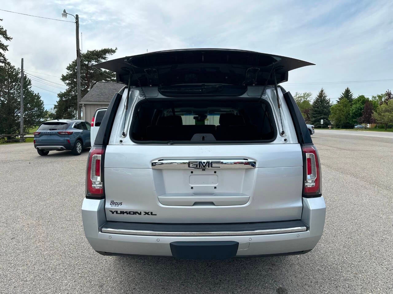2017 GMC Yukon XL Denali 4x4 4dr SUV