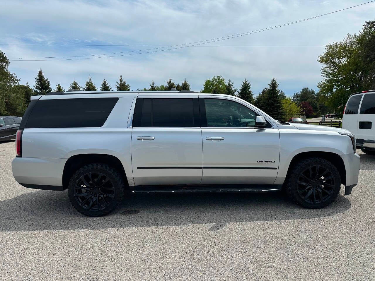 2017 GMC Yukon XL Denali 4x4 4dr SUV