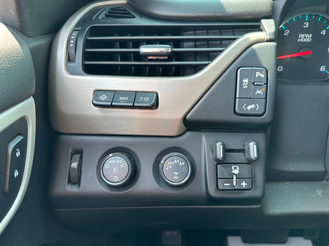 2019 GMC Yukon XL Denali 4x4 4dr SUV