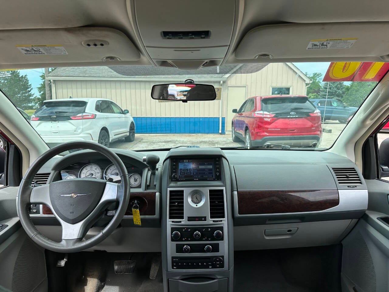2010 Chrysler Town and Country Touring 4dr Mini Van