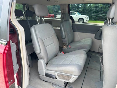 2010 Chrysler Town and Country Touring 4dr Mini Van