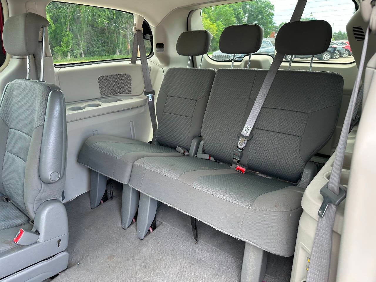 2010 Chrysler Town and Country Touring 4dr Mini Van