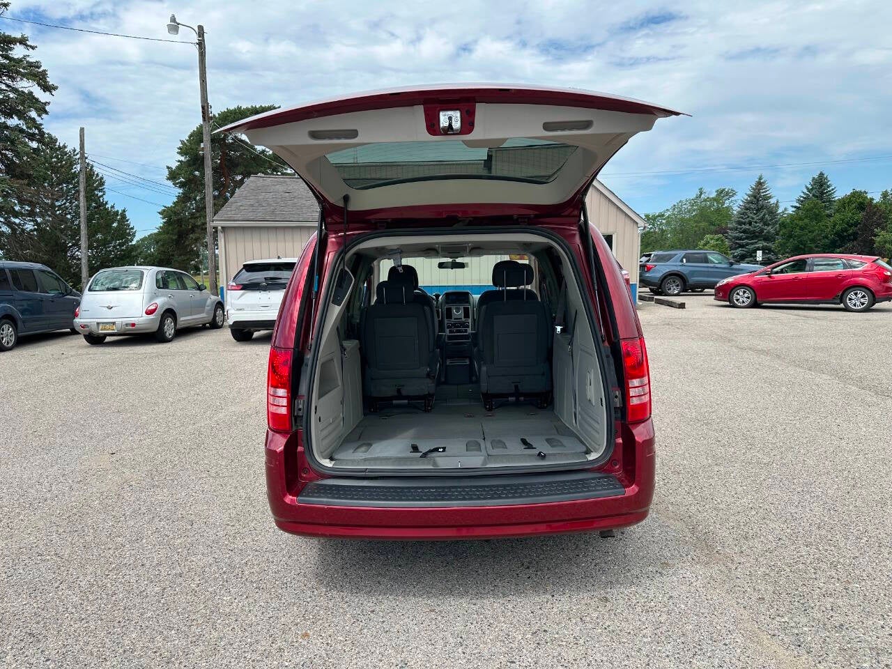 2010 Chrysler Town and Country Touring 4dr Mini Van